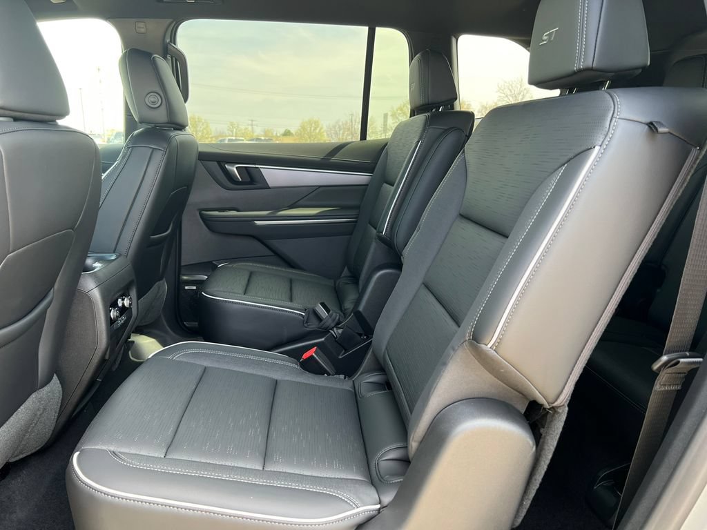 New 2026 Buick Enclave Sport Touring w/ Power Package AWD/4WD image 5