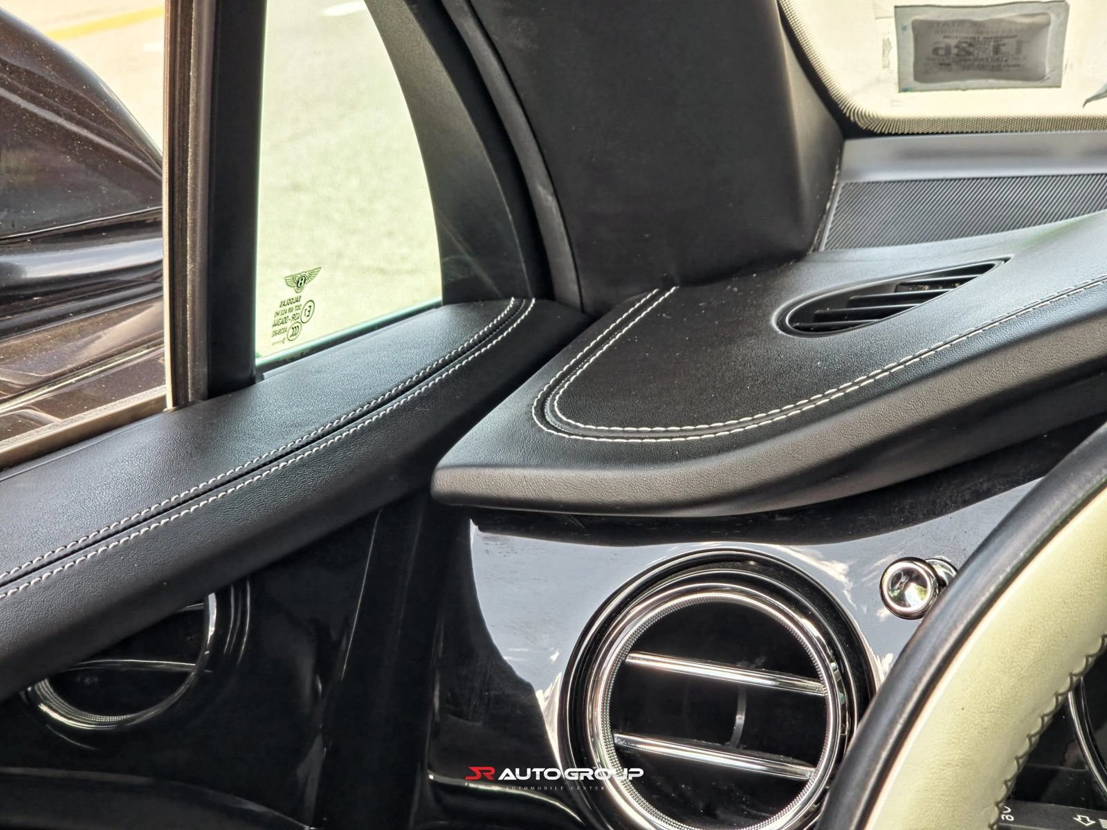 Used 2021 Bentley Bentayga AWD/4WD image 35