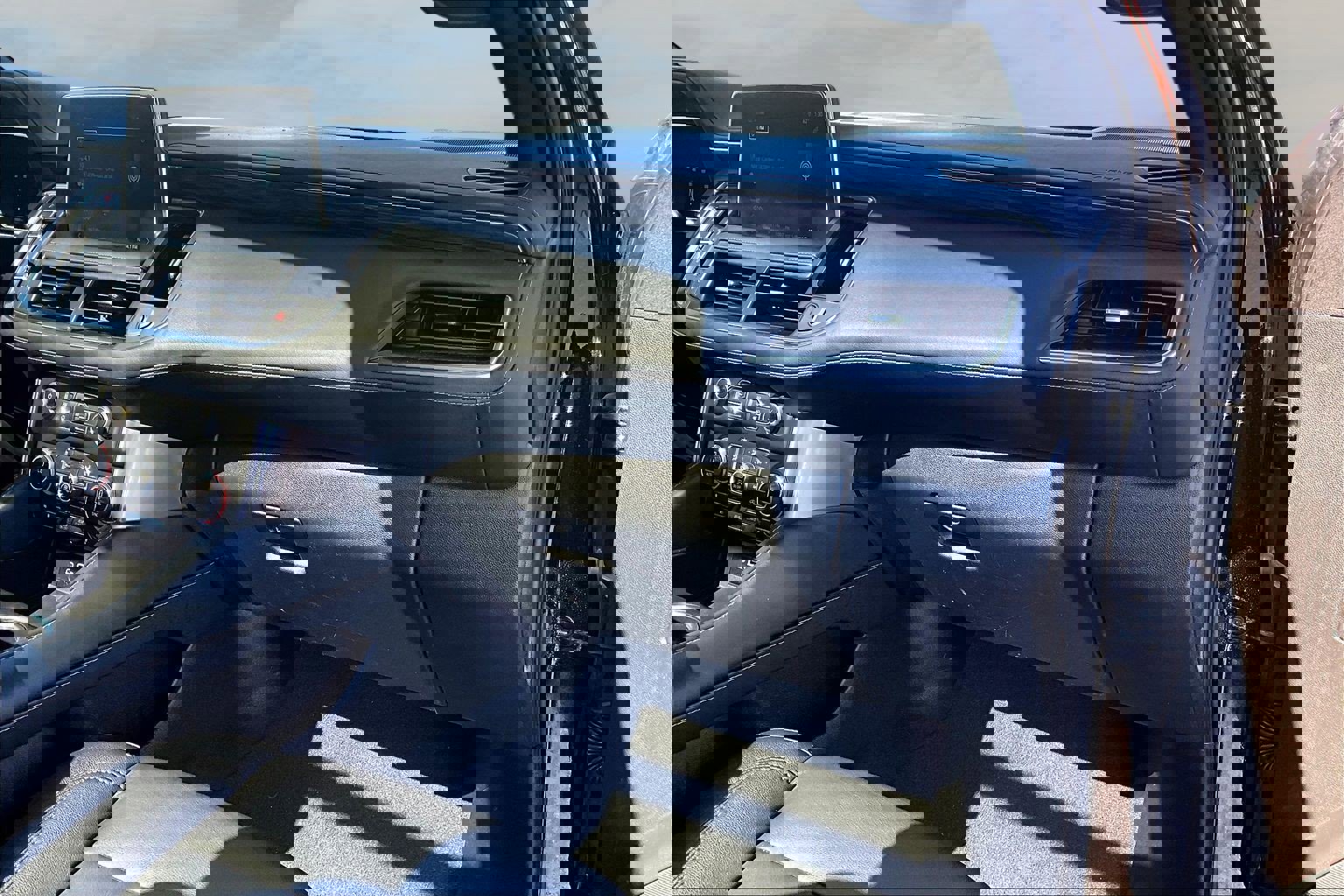 Used 2023 Chevrolet Tahoe LT w/ LT Signature Plus Package image 18