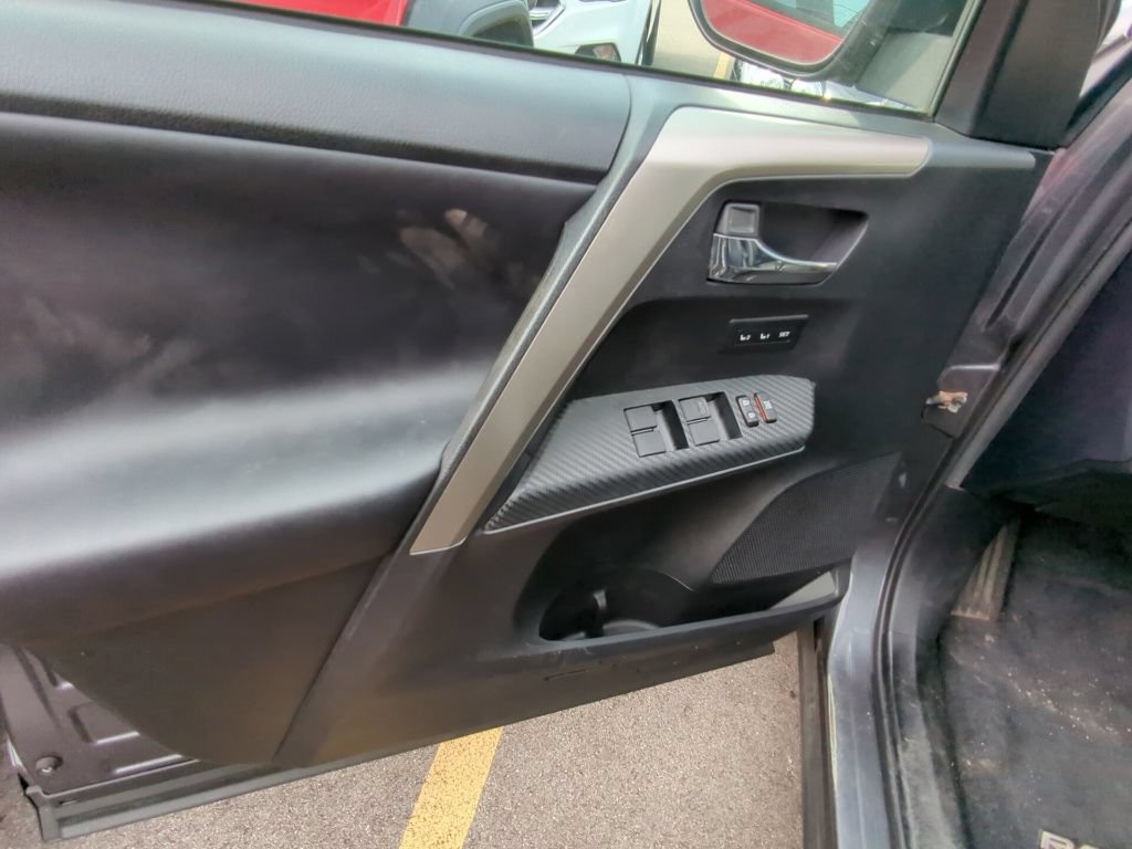 Used 2015 Toyota RAV4 Limited AWD/4WD image 8