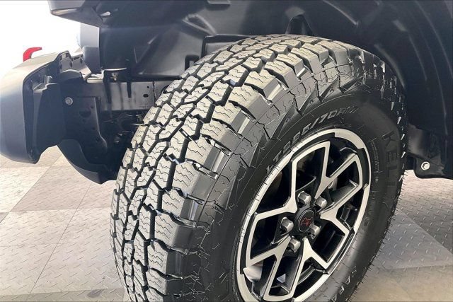 Used 2024 Jeep Wrangler Unlimited Rubicon AWD/4WD image 33