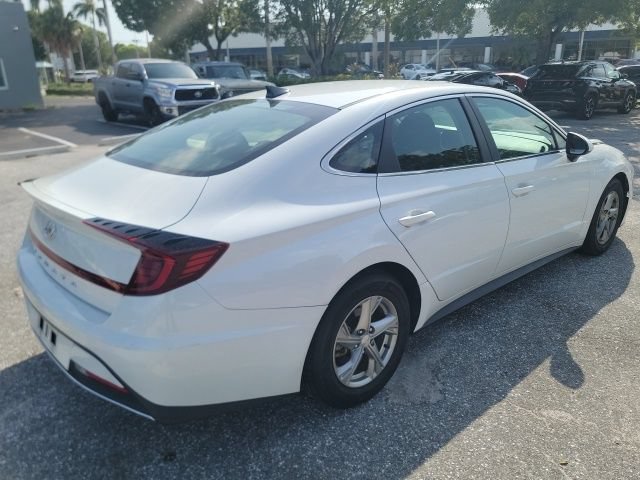 Certified 2021 Hyundai Sonata SE w/ Cargo Package FWD image 4