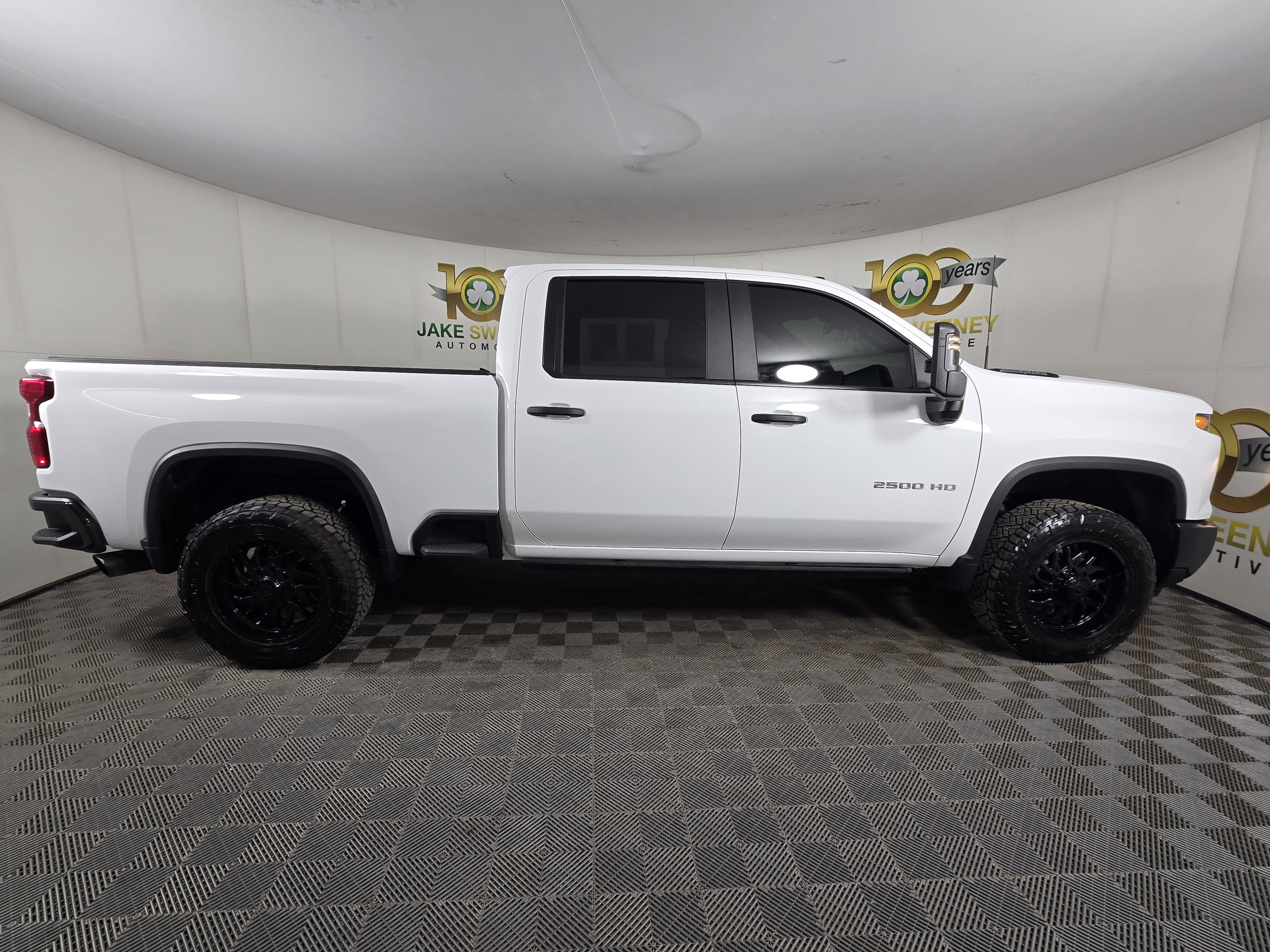 Used 2024 Chevrolet Silverado 2500 Custom w/ Custom Value Package image 10