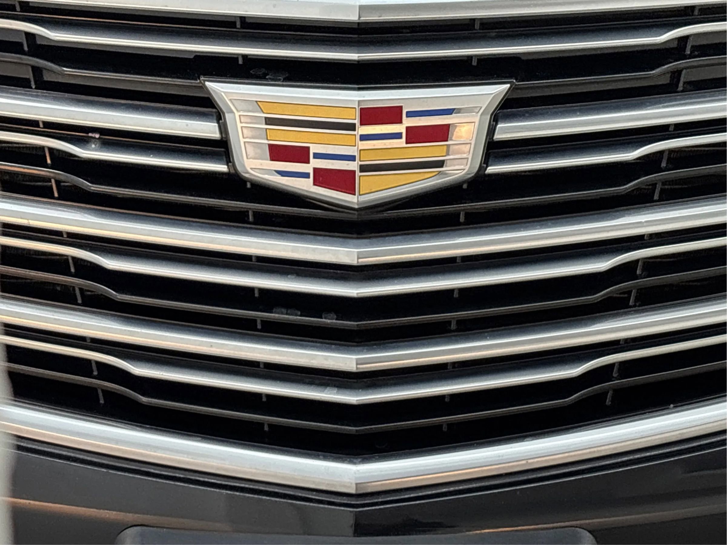 Used 2018 Cadillac XT5 Luxury w/ Driver Awareness Package image 36