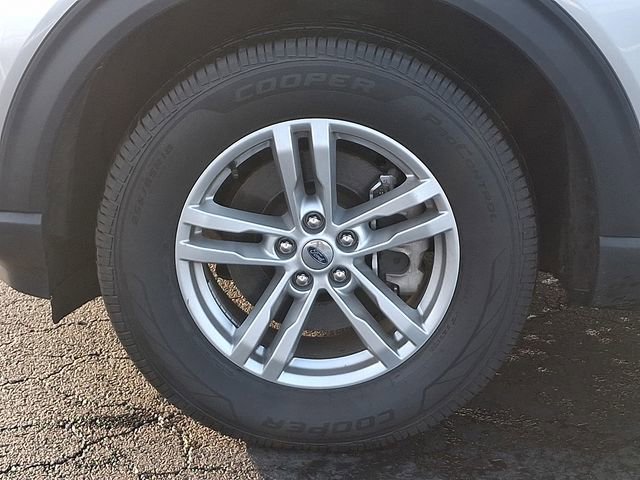 Certified 2022 Ford Explorer XLT w/ Equipment Group 202A image 28