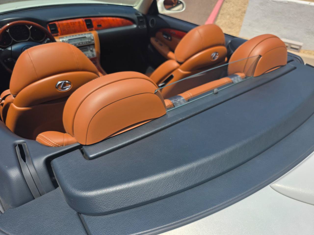 Used 2004 Lexus SC 430 Convertible RWD image 22