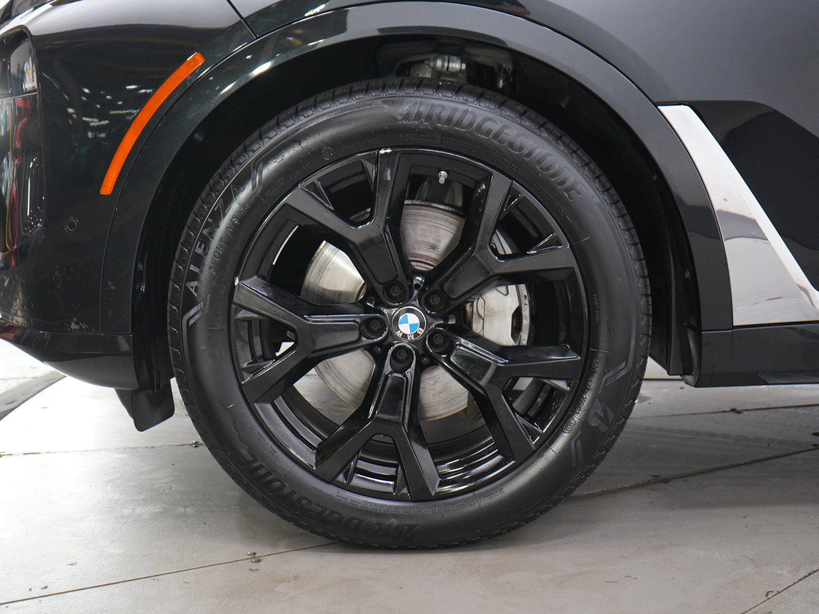 Used 2024 BMW X7 xDrive40i w/ Premium Package AWD/4WD image 31