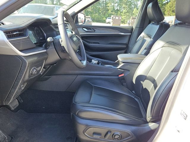 Used 2025 Jeep Grand Cherokee Limited AWD/4WD image 10