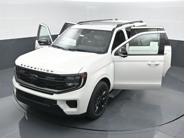 New 2025 Ford Expedition Max Platinum w/ Stealth Appearance Package image 26