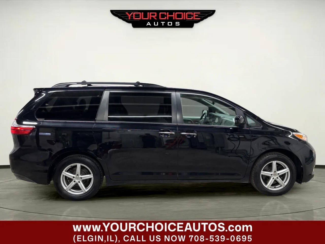 Used 2015 Toyota Sienna XLE FWD image 9