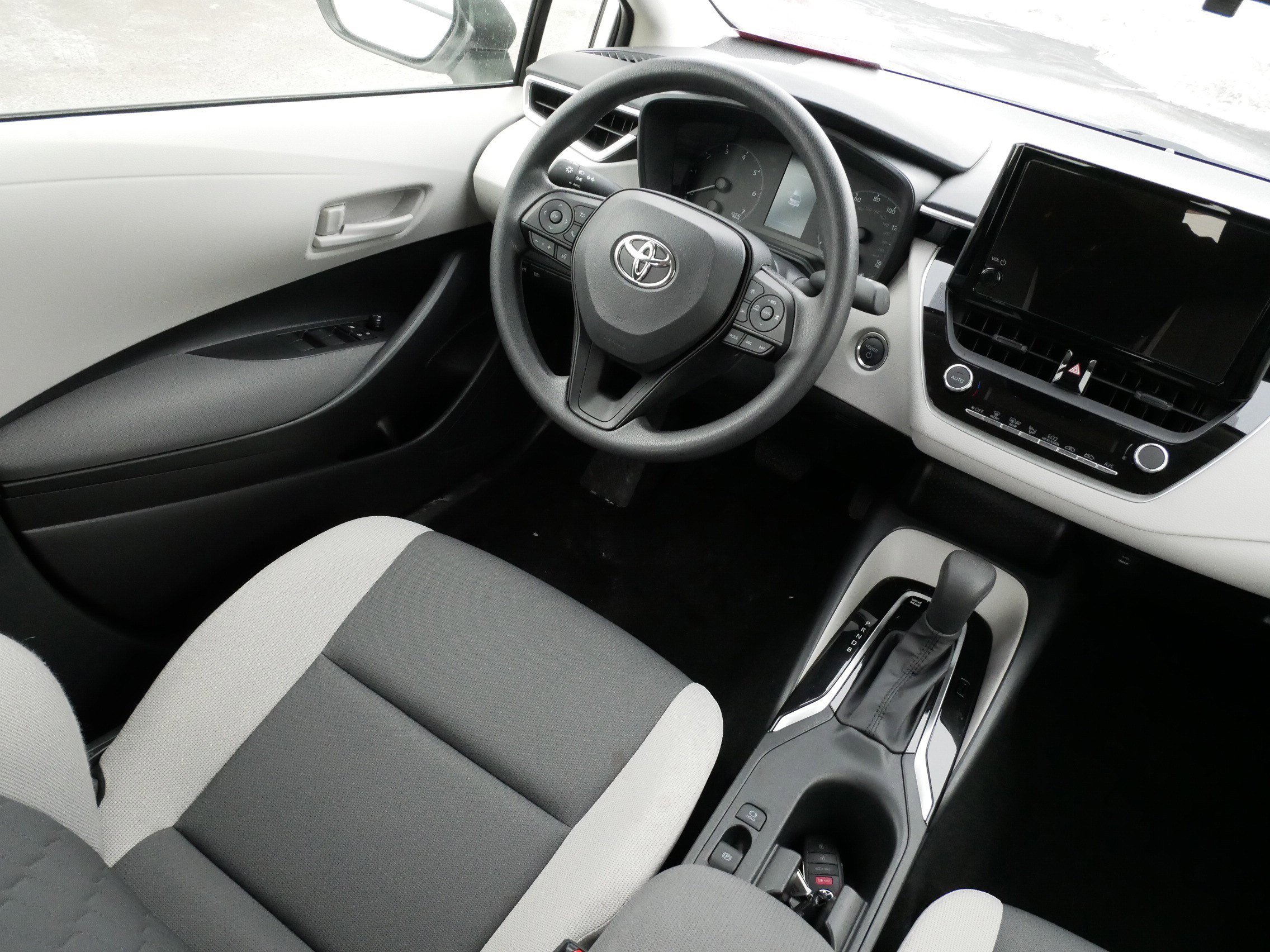 Certified 2025 Toyota Corolla LE w/ Convenience Package image 9