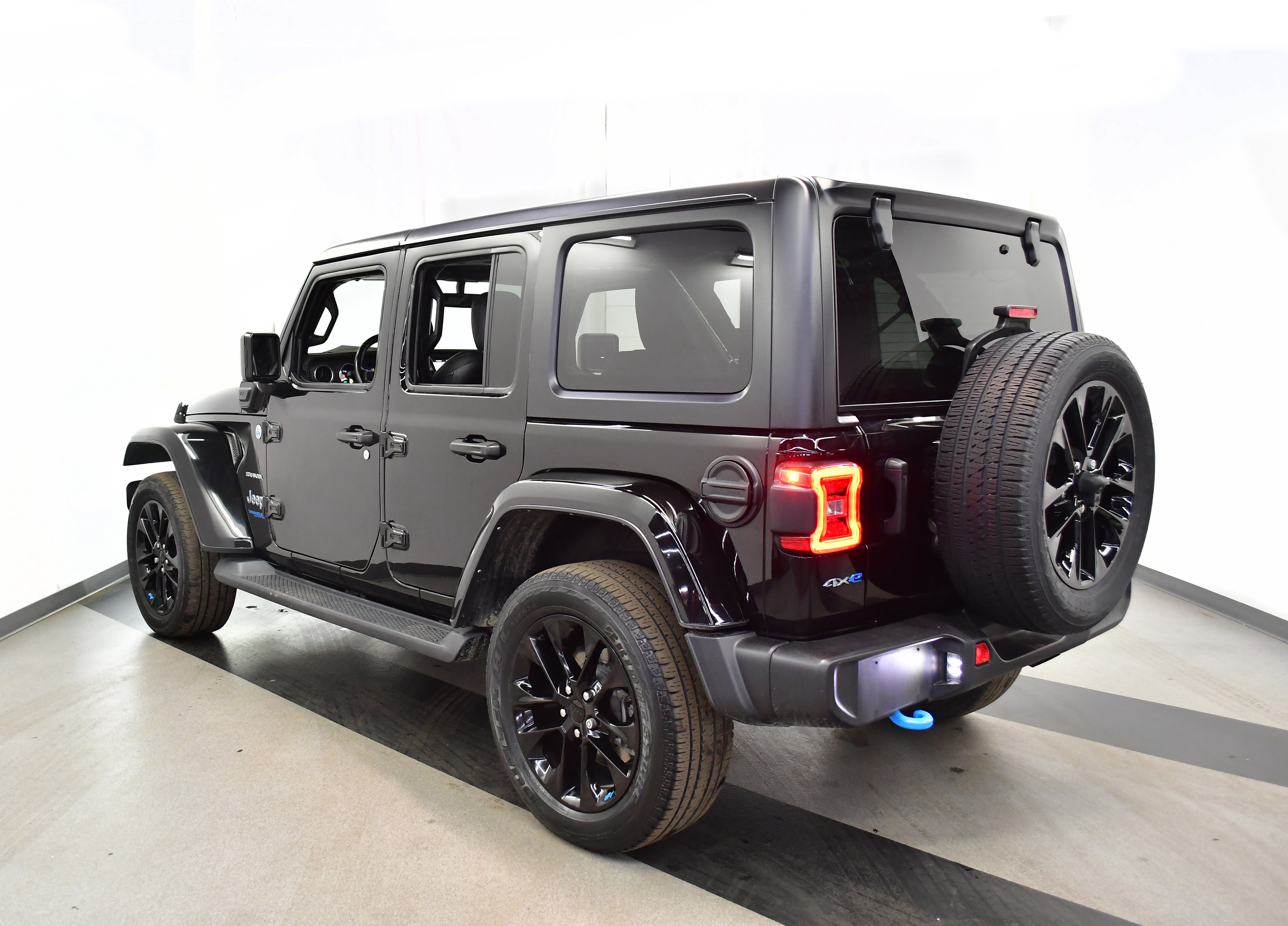 Used 2022 Jeep Wrangler Unlimited Sahara image 8