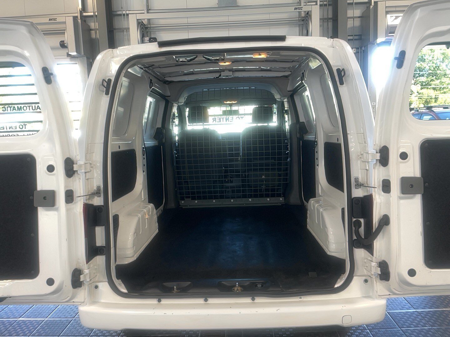 Used 2020 Nissan NV200 SV w/ Back Door Glass Package FWD image 6