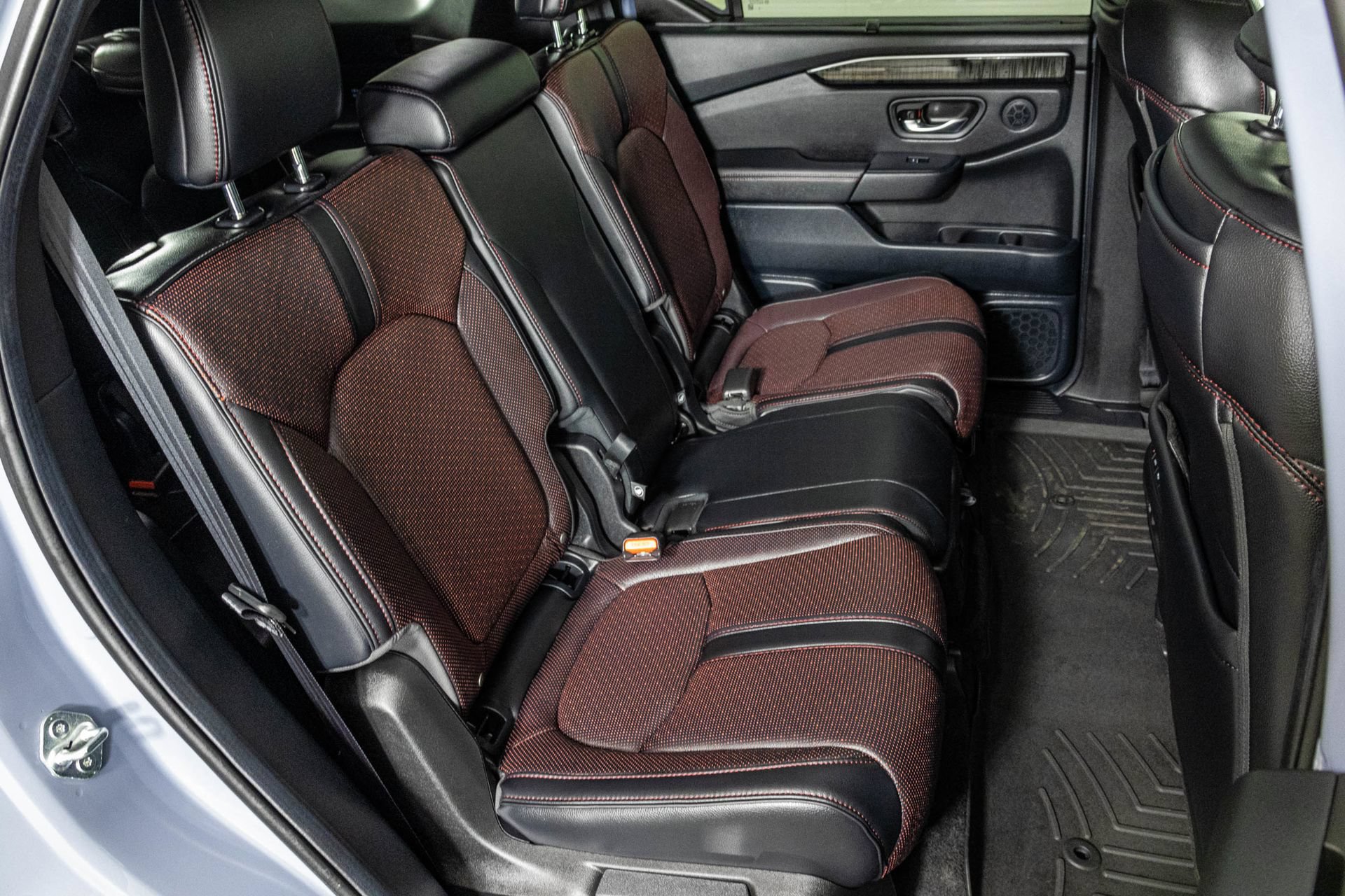 Used 2025 Honda Pilot Black Edition image 47