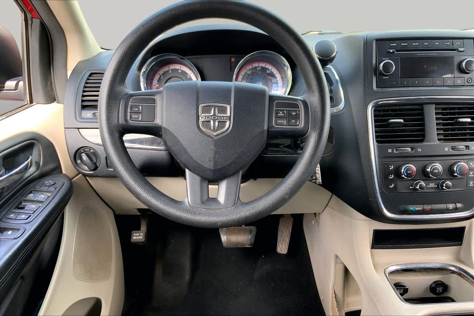 Used 2013 Dodge Grand Caravan SXT FWD image 6