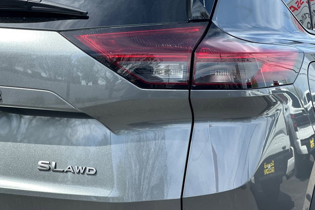 Used 2026 Nissan Rogue SL AWD/4WD image 26