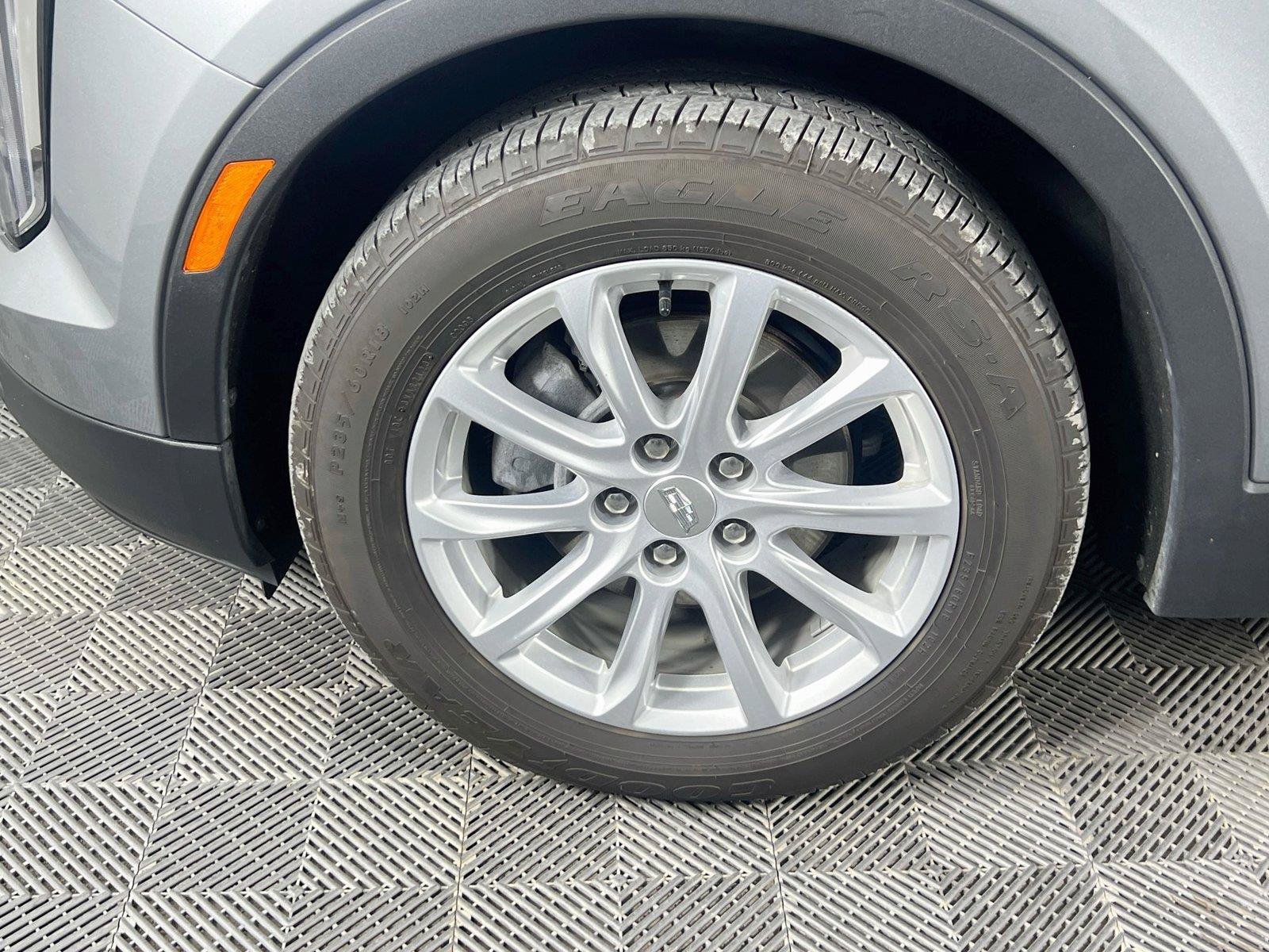 Used 2023 Cadillac XT4 Luxury w/ Cold Weather Package AWD/4WD image 29