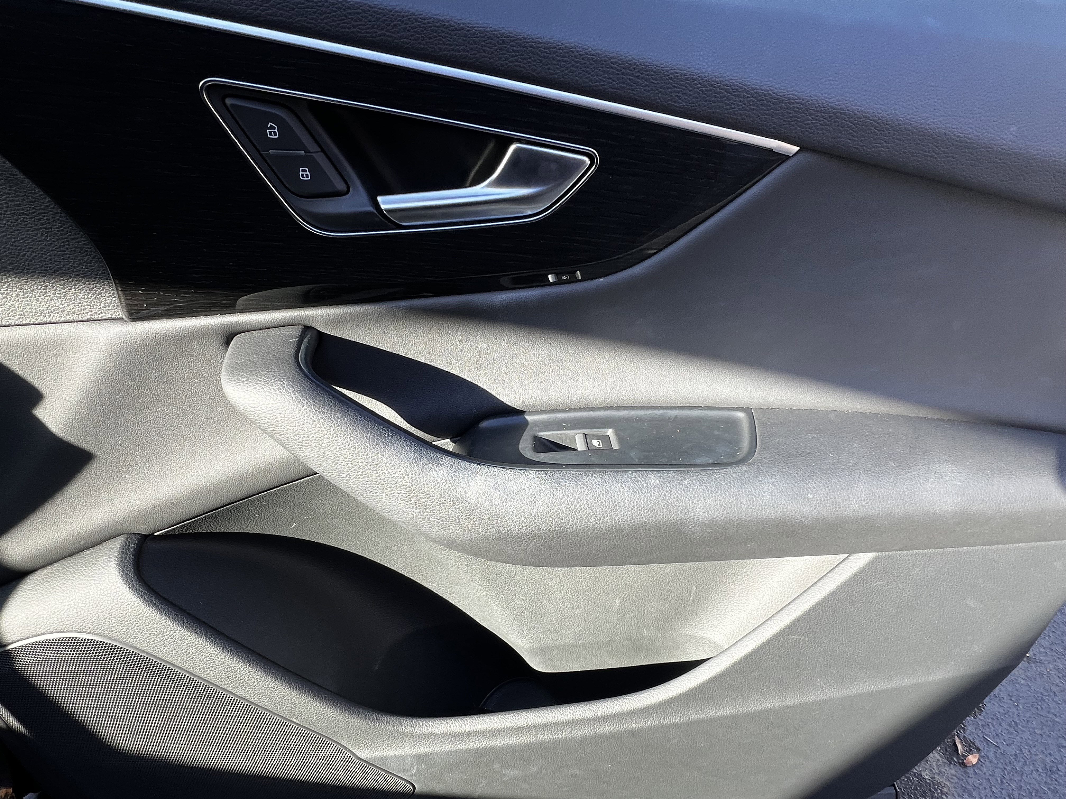 Used 2020 Audi Q7 3.0T Premium w/ Convenience Package image 43