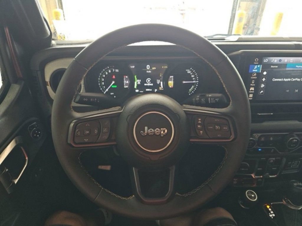 Used 2024 Jeep Wrangler Unlimited AWD/4WD image 13