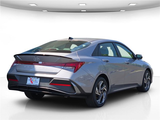 New 2025 Hyundai Elantra SEL image 8