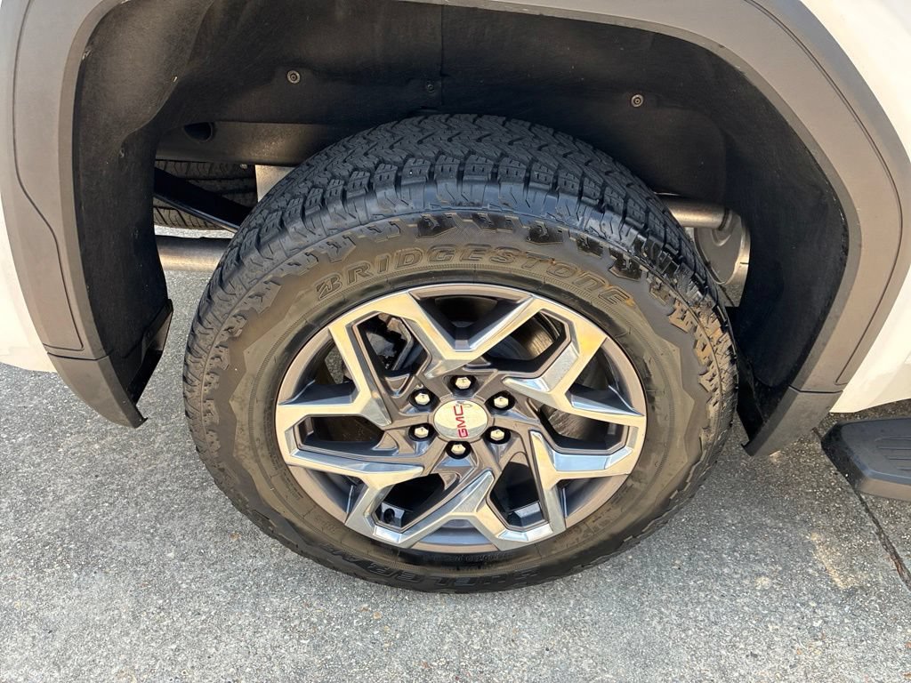 Used 2025 GMC Sierra 1500 SLE w/ X31 Off-Road Package AWD/4WD image 6