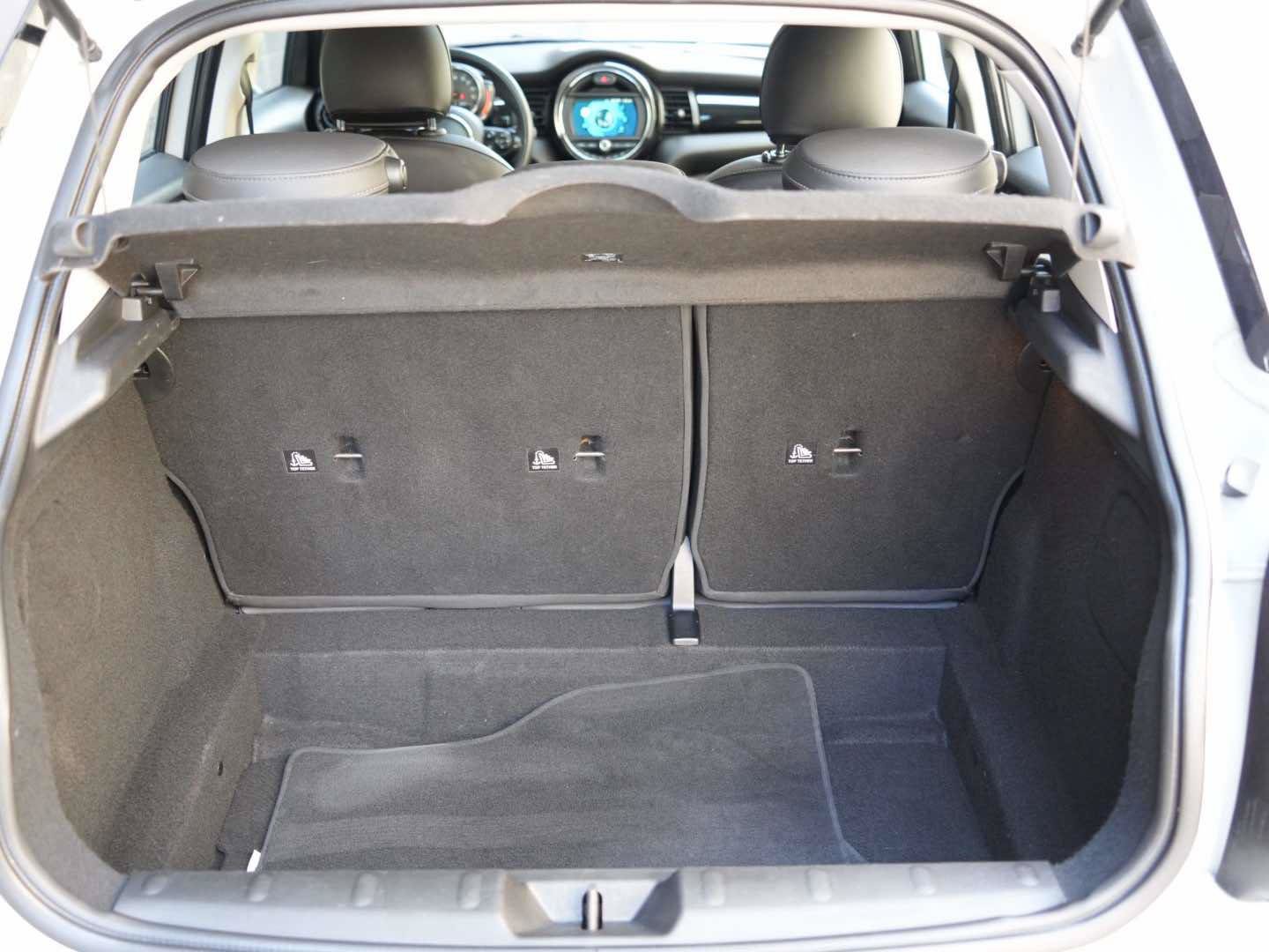 Used 2019 MINI Cooper 4-Door Hardtop FWD image 6