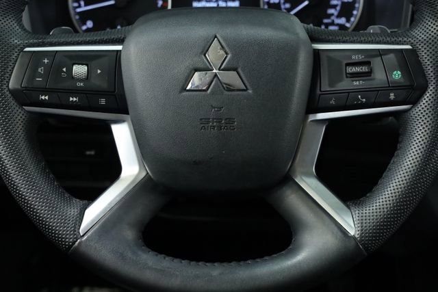 Used 2023 Mitsubishi Outlander SE FWD image 13