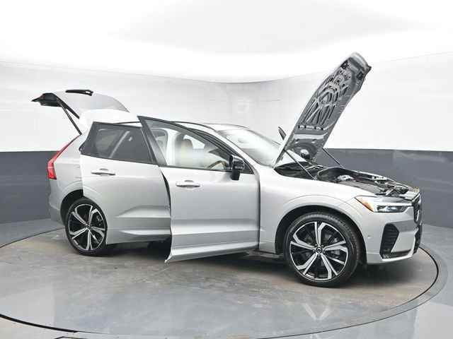 Used 2023 Volvo XC60 B6 Ultimate w/ Climate Package image 46