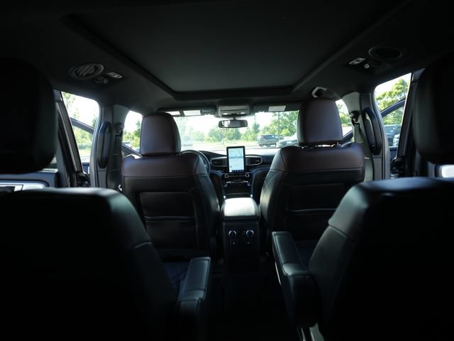 Used 2023 Ford Explorer Platinum w/ Technology Package AWD/4WD image 26