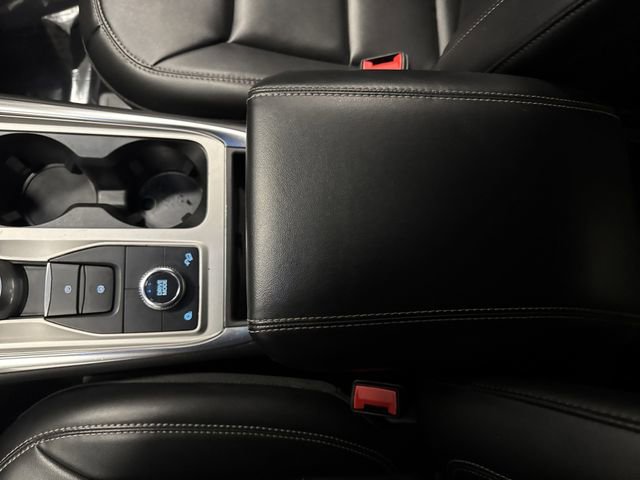 Used 2023 Ford Explorer XLT image 22