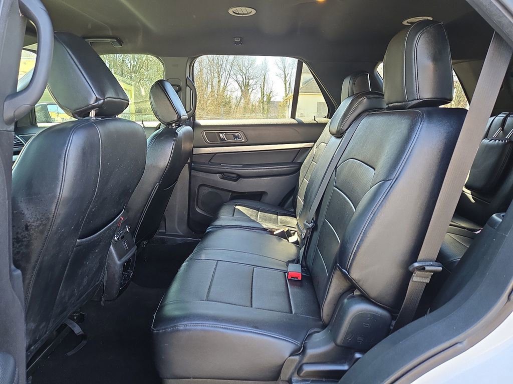 Used 2019 Ford Explorer XLT image 10