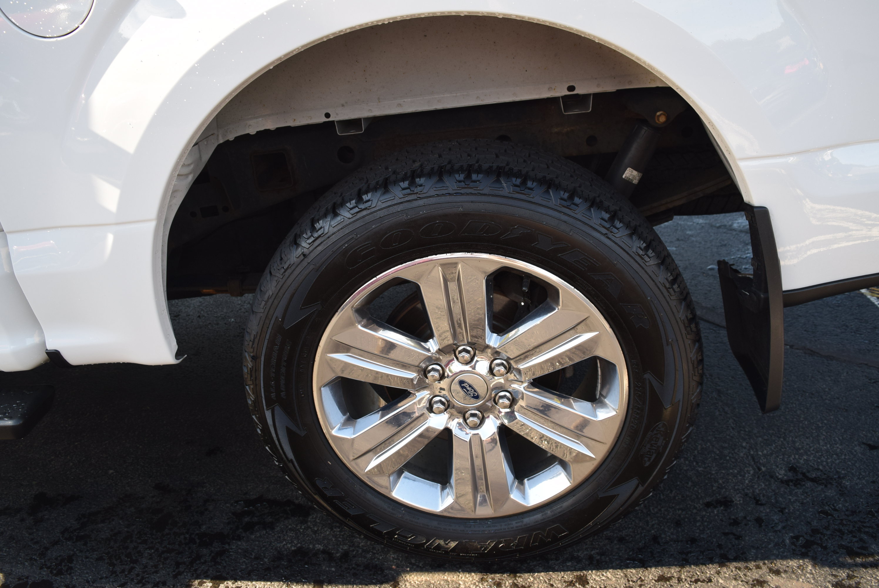 Used 2019 Ford F150 XLT w/ Equipment Group 302A Luxury AWD/4WD image 6