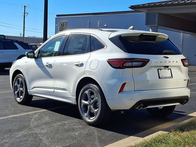 New 2024 Ford Escape ST-Line Select w/ Tech Pack #2 AWD/4WD image 4