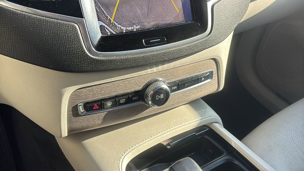 Used 2023 Volvo XC90 B5 Plus w/ Protection Package Premier image 20