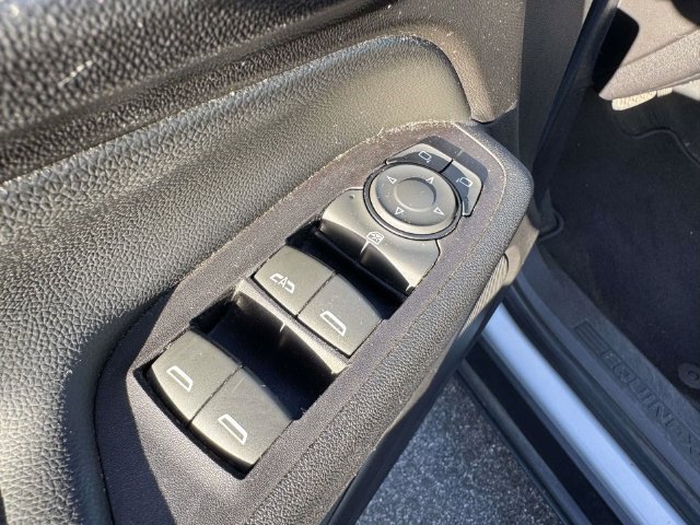 Used 2018 Chevrolet Equinox LT FWD image 23