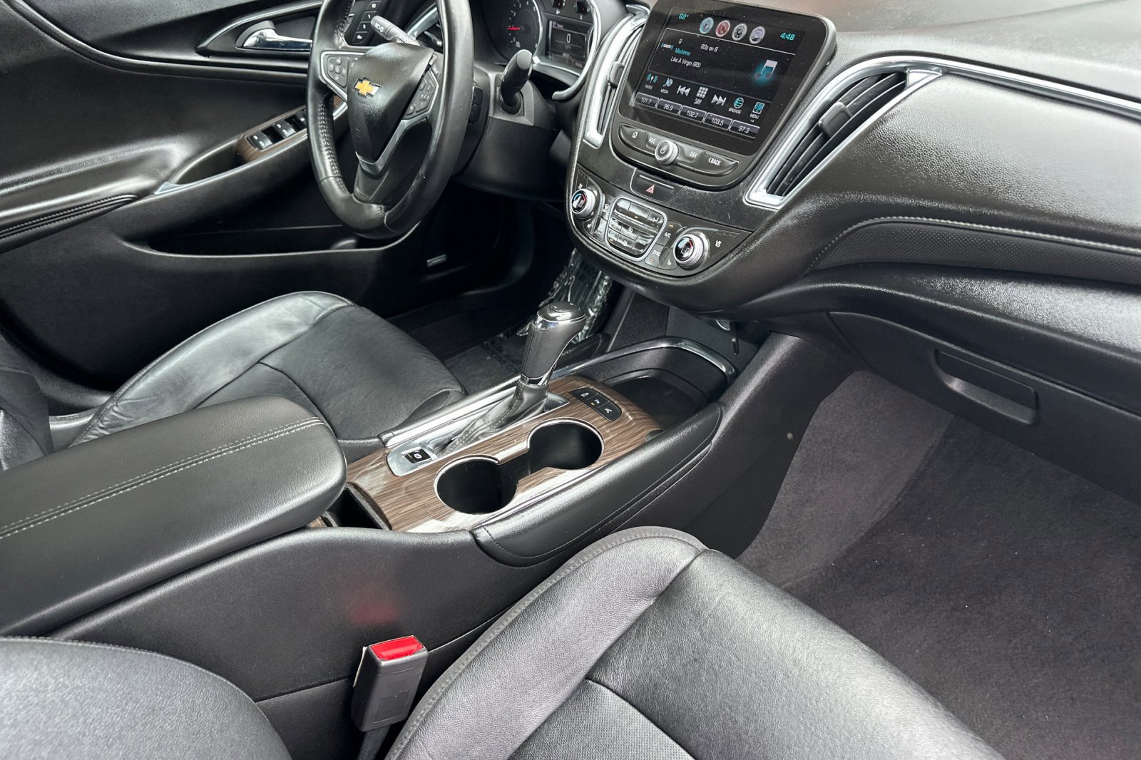 Used 2018 Chevrolet Malibu Premier w/ Driver Confidence Package FWD image 15