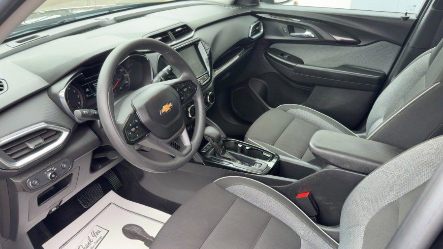 Used 2022 Chevrolet TrailBlazer LT w/ Convenience Package image 9