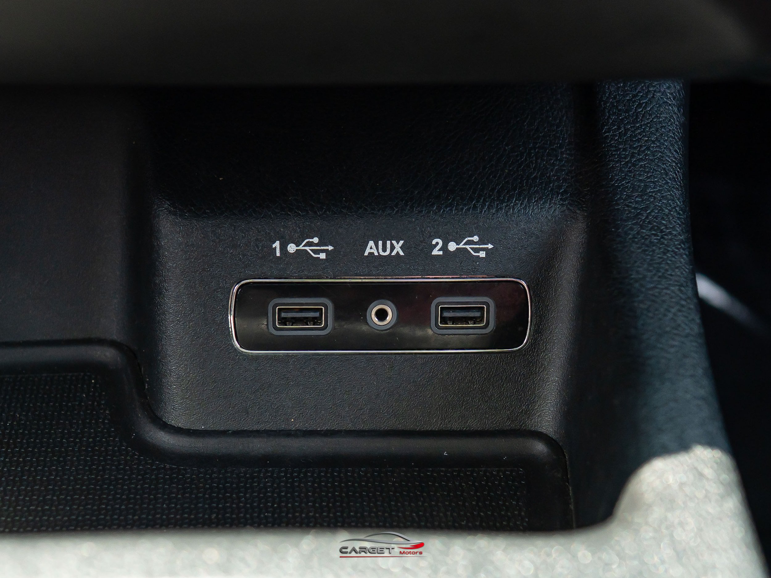 Used 2018 Dodge Durango R/T w/ Blacktop Package AWD/4WD image 32