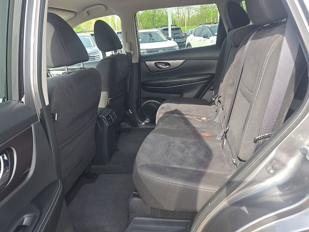 Used 2015 Nissan Rogue SV AWD/4WD image 28