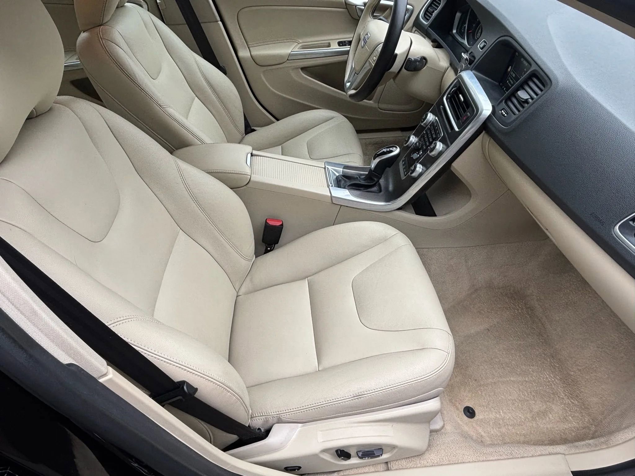 Used 2016 Volvo S60 T5 image 20