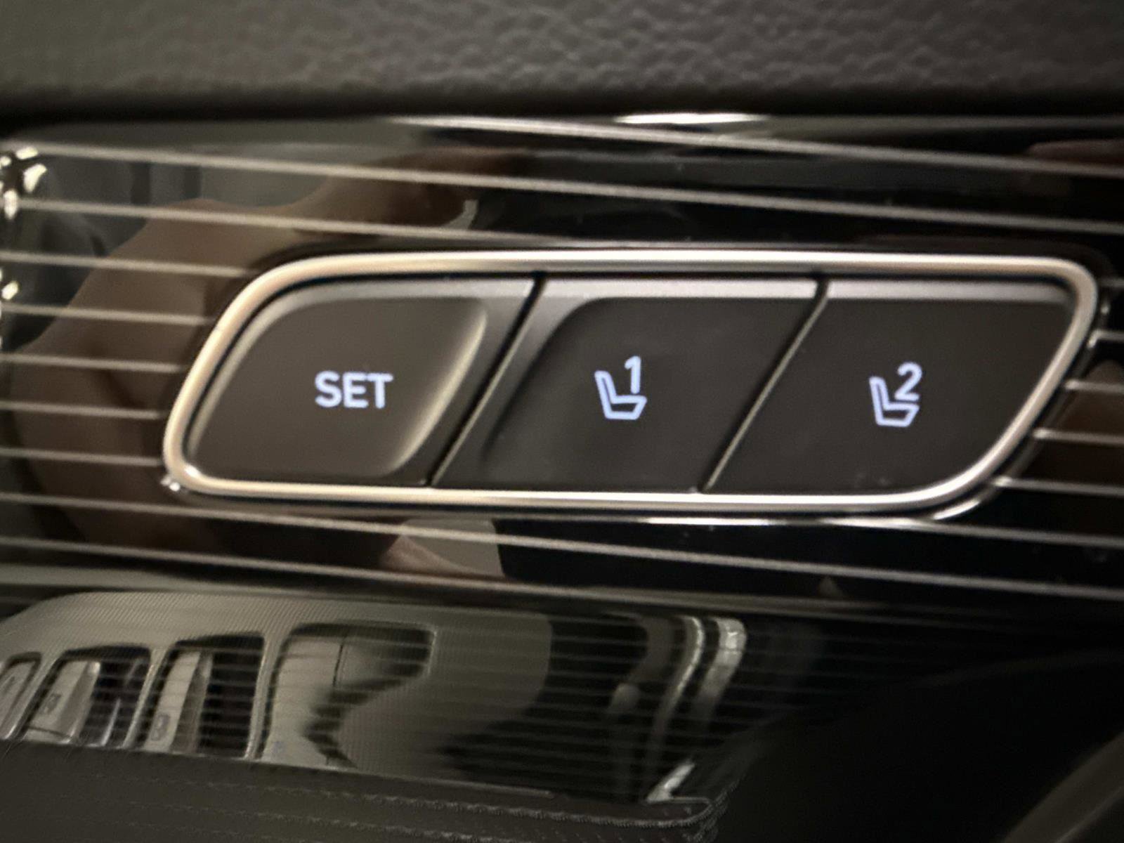 Used 2024 Hyundai Palisade Calligraphy image 19