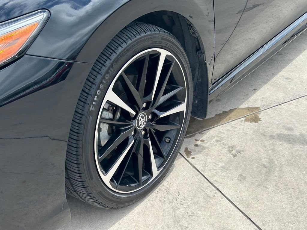 Used 2019 Toyota Camry XSE FWD image 9