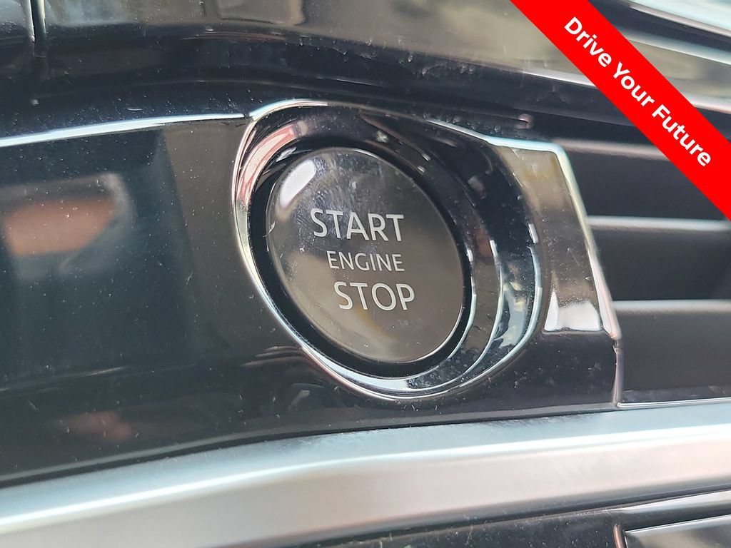 Certified 2025 Nissan Pathfinder SV FWD image 9