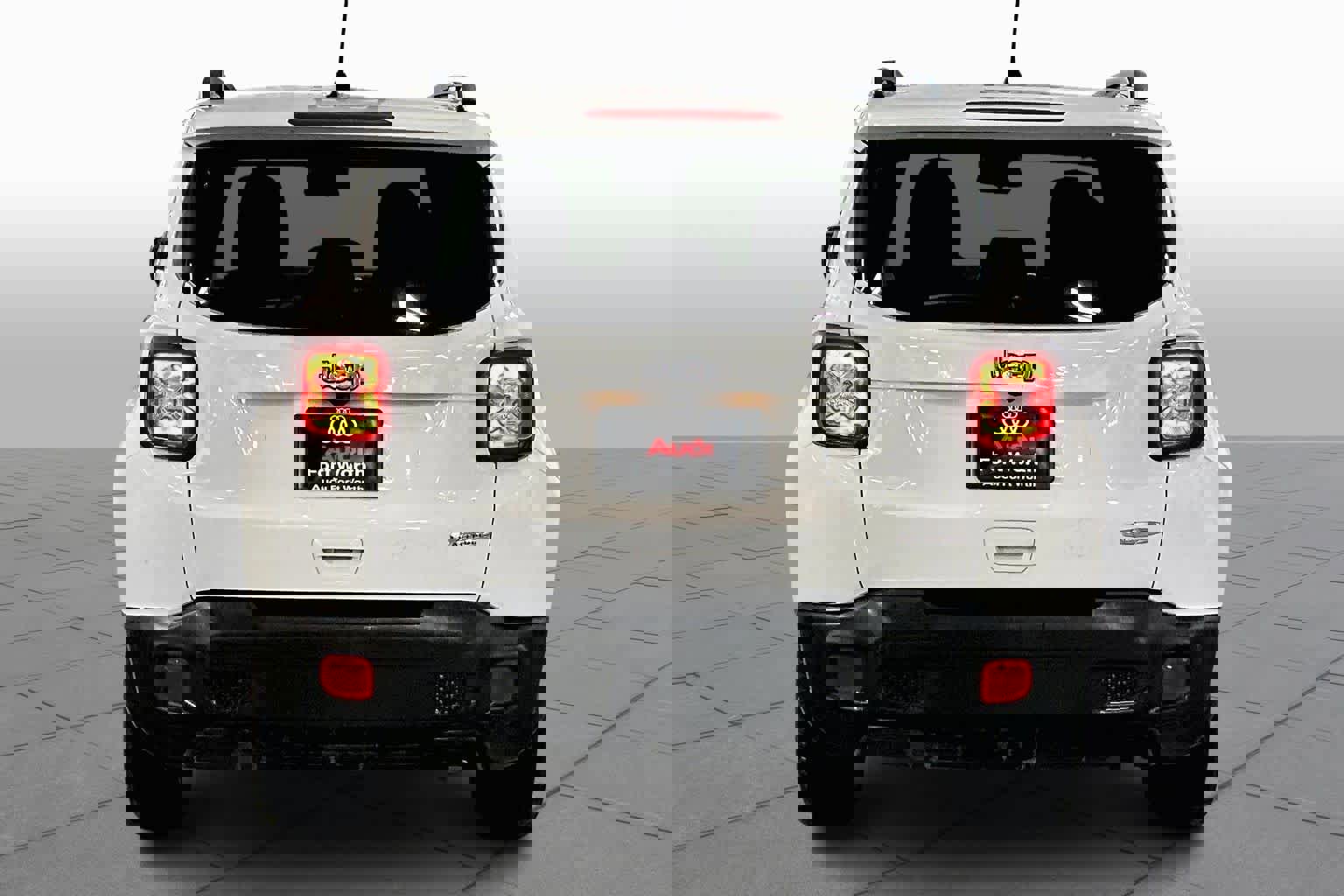 Used 2019 Jeep Renegade Latitude image 4