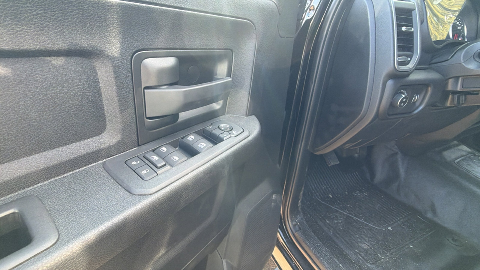 New 2026 RAM 4500 Tradesman w/ Chrome Appearance Group AWD/4WD image 15