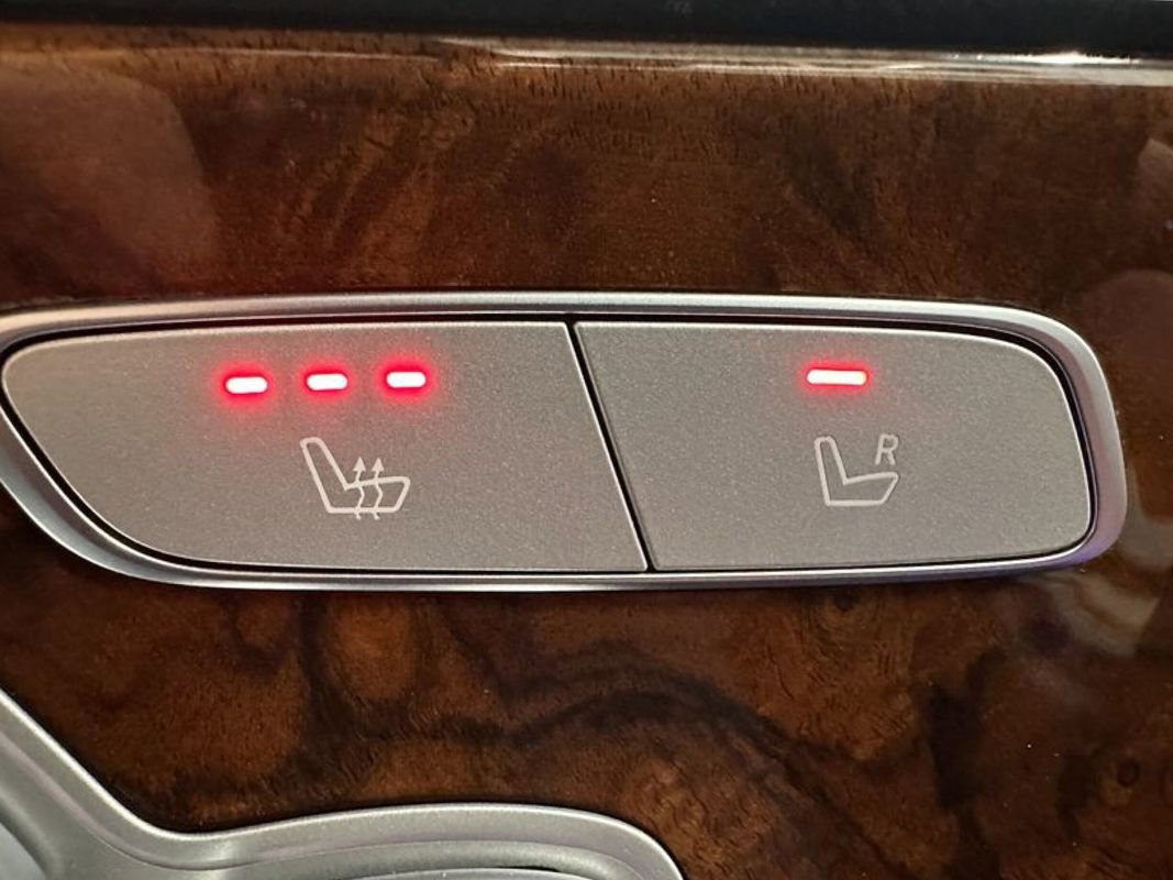 Used 2017 Mercedes-Benz E 400 4MATIC Wagon image 21