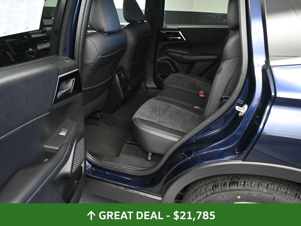 Used 2024 Mitsubishi Outlander SE image 18