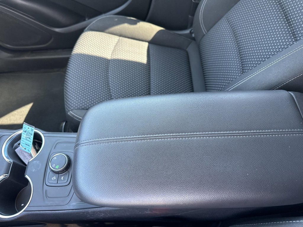 Used 2024 GMC Terrain SLE image 27