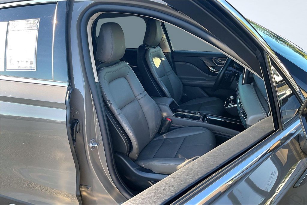 Used 2025 Lincoln Corsair Reserve FWD image 29