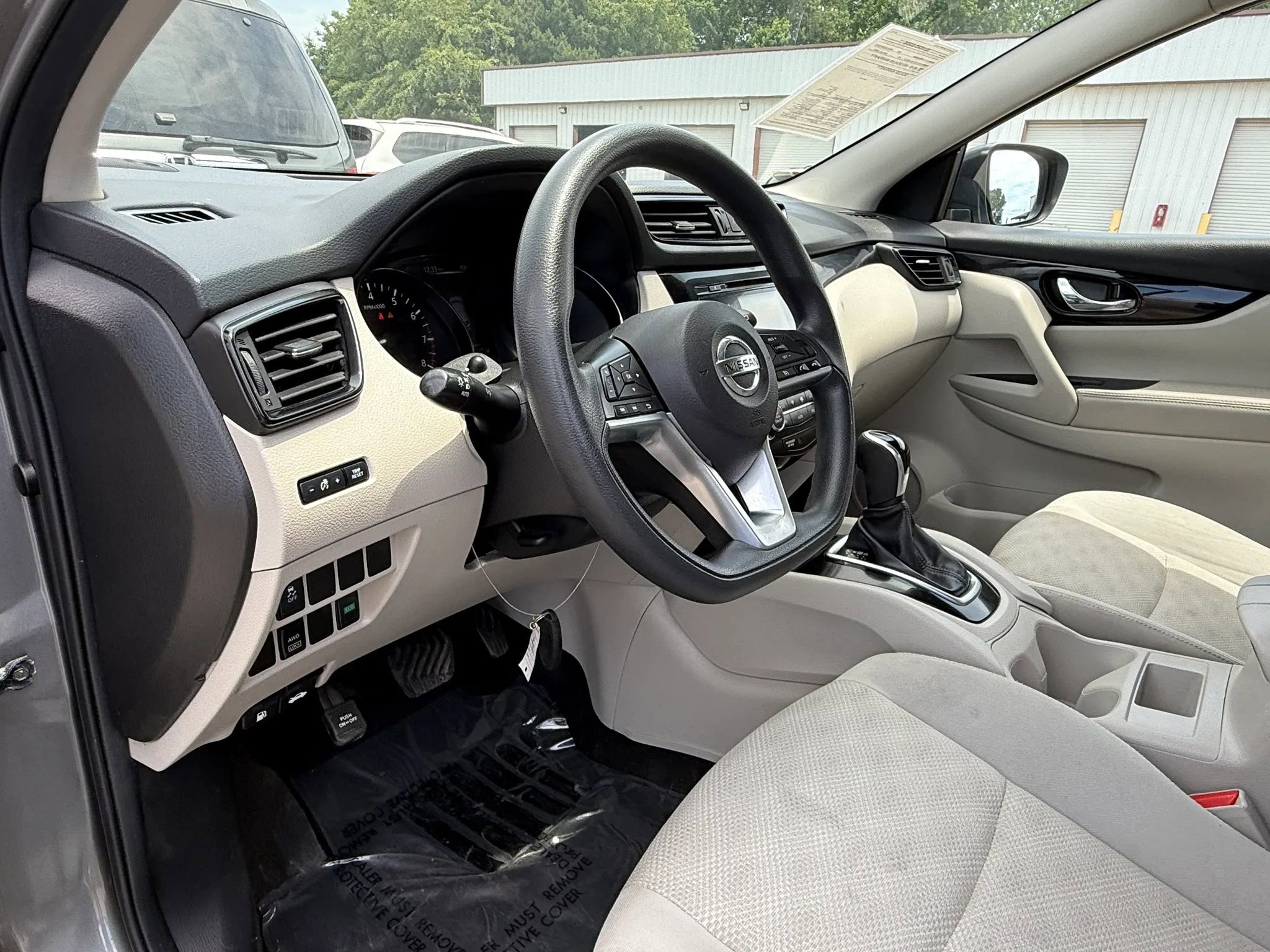 Used 2017 Nissan Rogue Sport SV AWD/4WD image 17